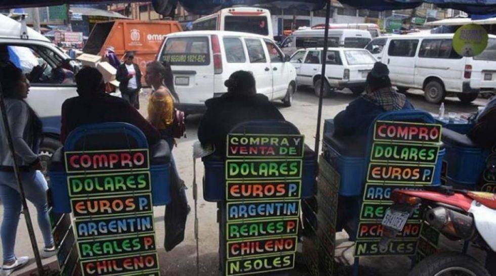El dólar en frontera funciona con sus lógicas