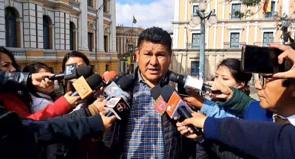 Apuntan a Evo como responsable de armar grupos de choque en el país