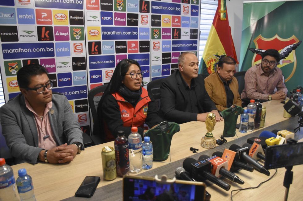Butacas desechables serán colocadas en el estadio de El Alto para el partido entre Bolivia y Venezuela 