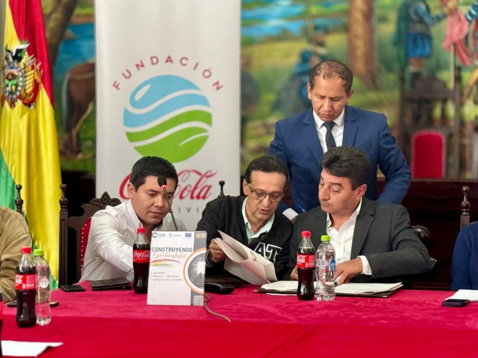 Alcaldía logra proyectos de agua potable para dos barrios de Tarija 