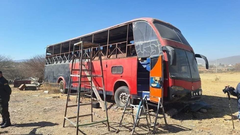 Cierran taller donde “refaccionaban” buses de la empresa Narváez