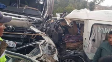 Aparatoso choque deja un fallecido y ocho heridos, varios de gravedad, en Chuquisaca