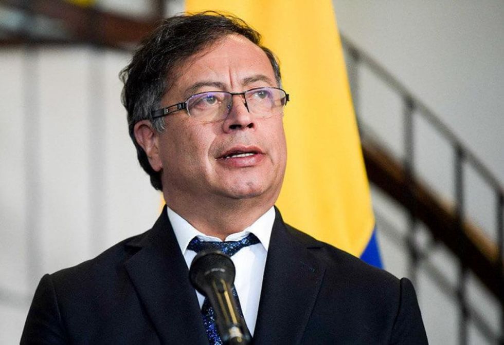 Petro denuncia robo millonario en entidad estatal