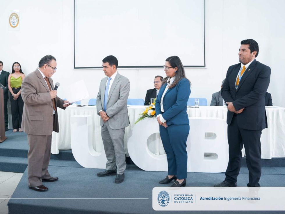 Ingeniería Financiera de la UCB es acreditada con alta puntuación 