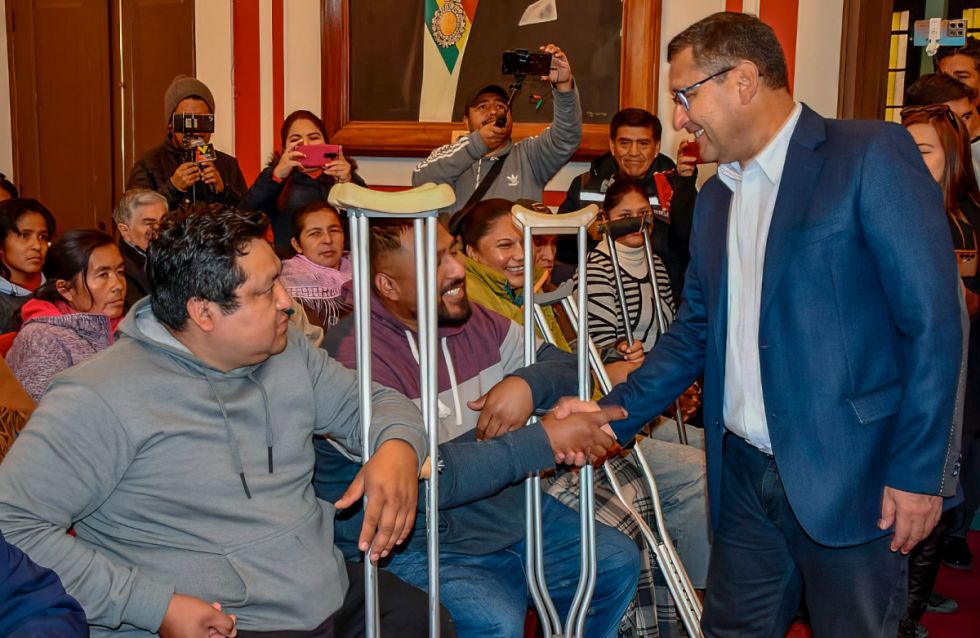 La Gobernación entregó varios tipos de prótesis como parte del SUSAT II