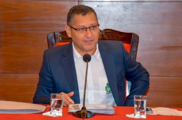 Montes inicia reuniones con ministros para cortar las cargas financieras 