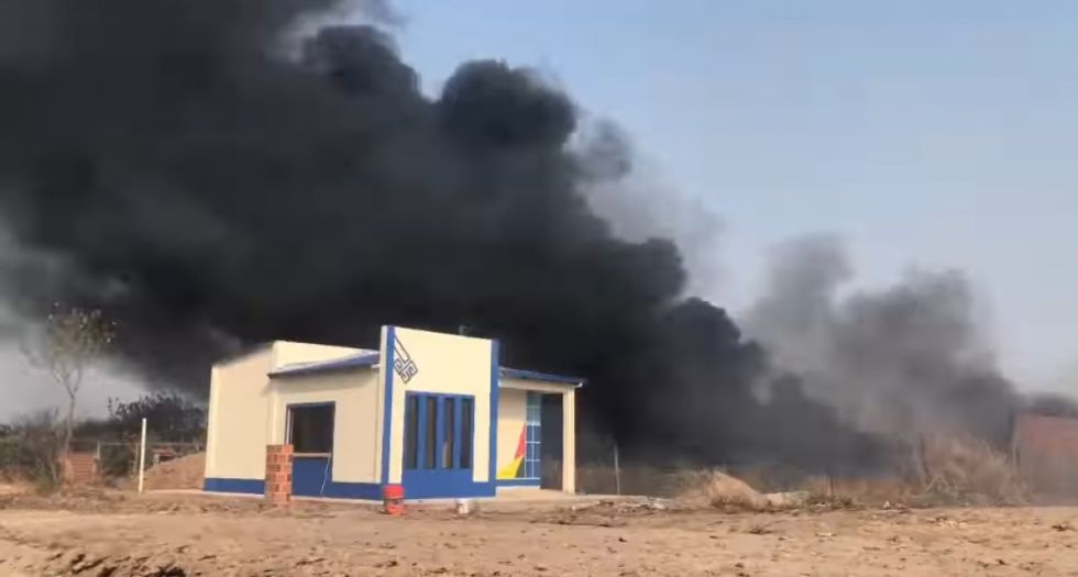 Incendio en una recicladora moviliza a vecinos en Bermejo 