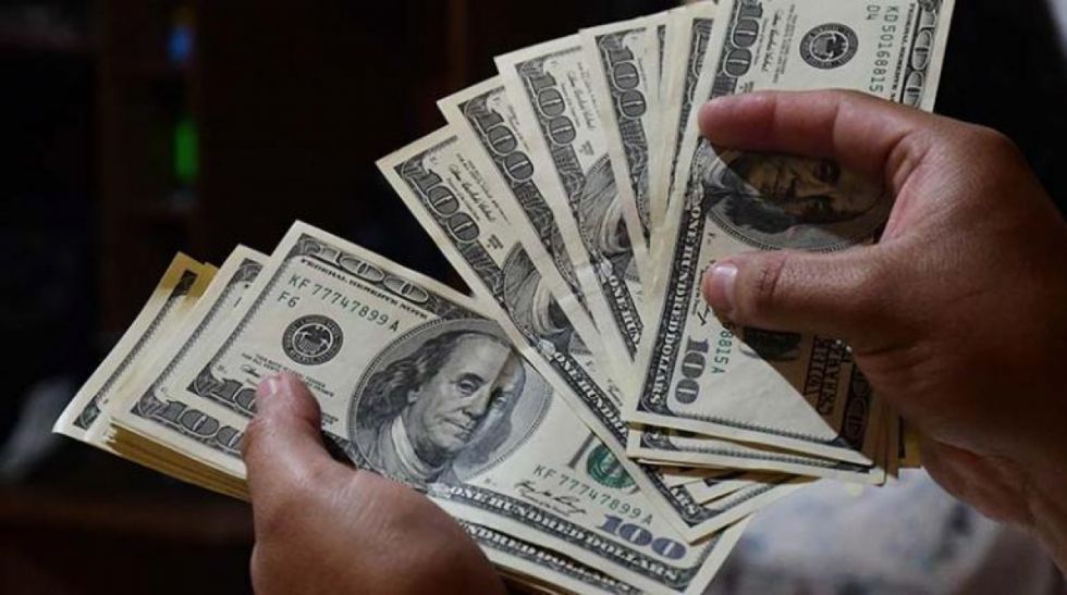 Advierten riesgos en la posible “entrega obligatoria de divisas”