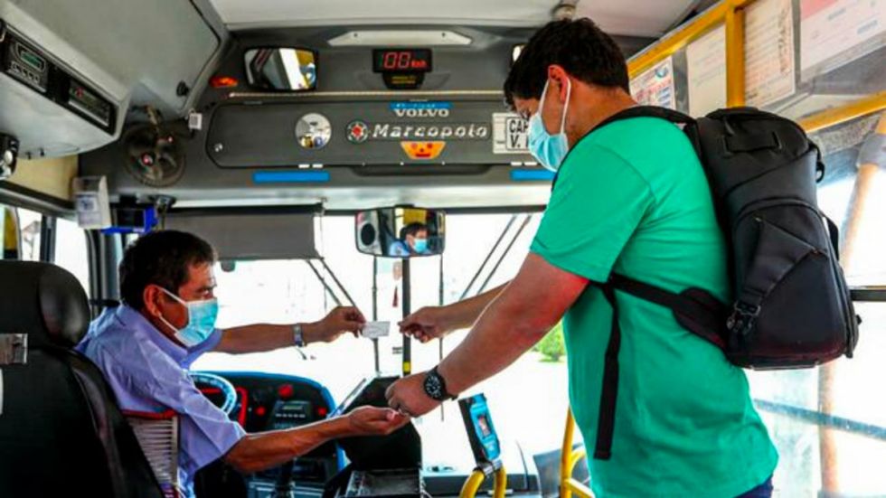 Universitarios piden al Alcalde rechazar el alza de los pasajes 