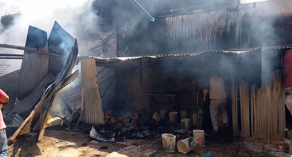  Familia de 8 niños pierde todo en incendio en Yacuiba