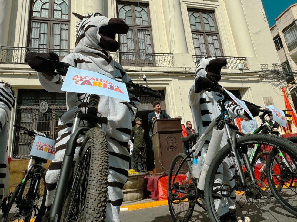 Alcalde entrega 20 bicis para la carrera ciclística San Roque-Chaguaya
