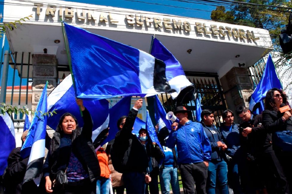 El MAS de Arce presiona al TCP para que avale a su directiva