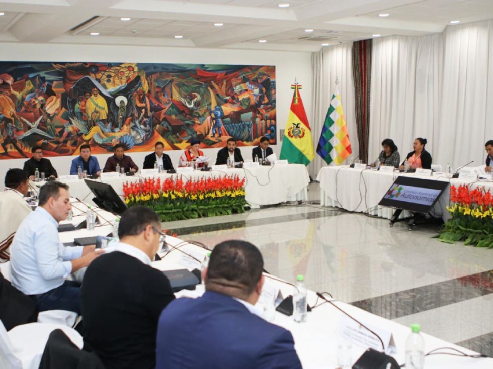 Analista ve inviable la redistribución de recursos tributarios 
