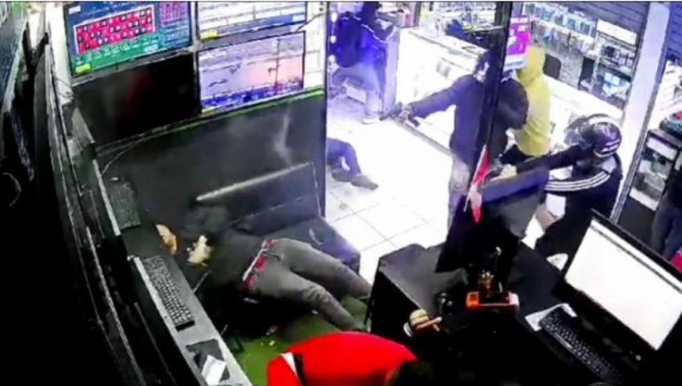 Acribillan a un extranjero en una casa de apuestas