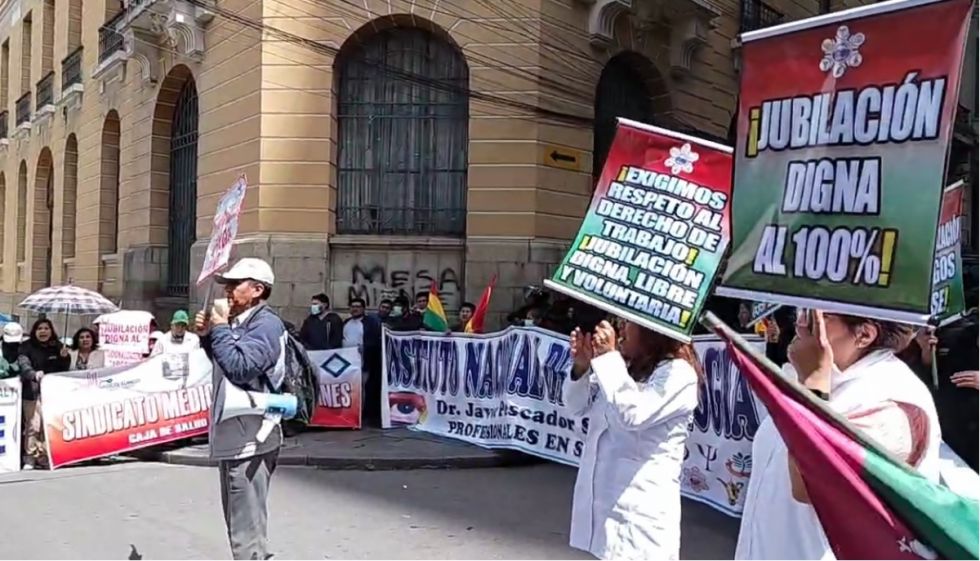 Tarija: Jubilados presionan por la ley de pensiones