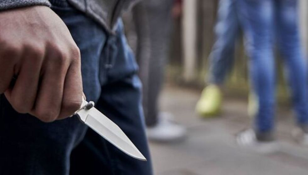 Un hombre apuñaló al novio de su expareja