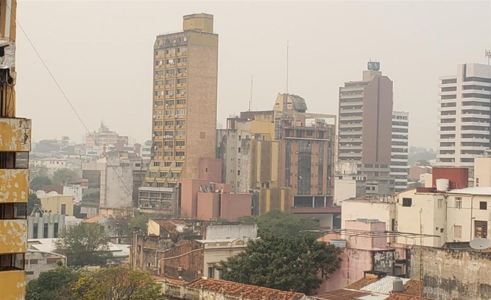 Incendios: Prevén lluvias negras en Paraguay
