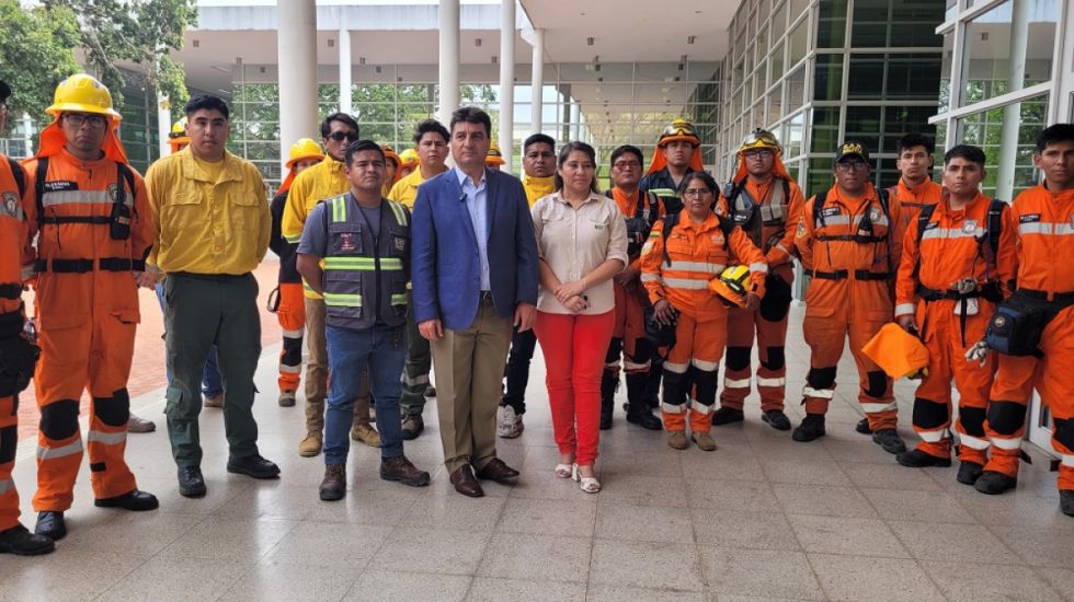 La Alcaldía de Tarija lleva víveres y medicinas a Santa Cruz