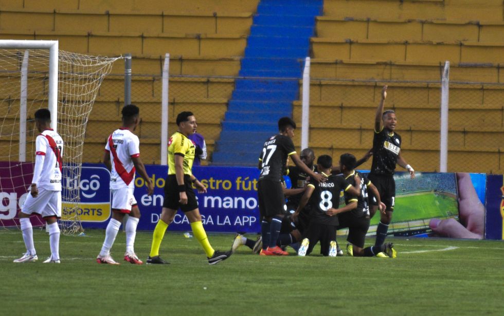 Aurora da un golpe sorpresa a Nacional Potosí 