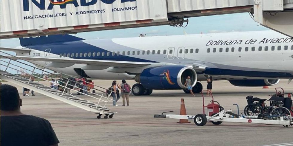 Envían a la cárcel a dos trabajadoras de limpieza acusadas por la droga encontrada en un avión en Viru Viru