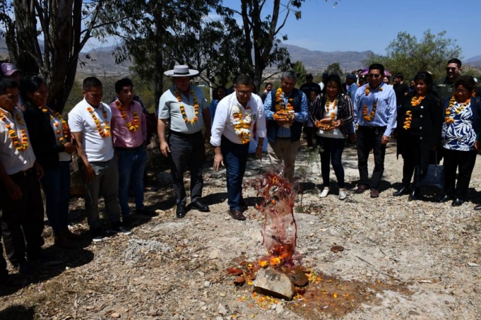 Gobernador y Alcalde entregan sistema de agua en Padcaya 