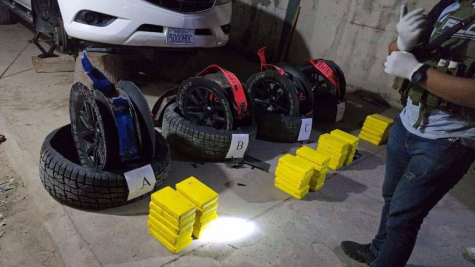 UMOPAR incauta 50 kilos de cocaína camuflada en llantas en Bermejo