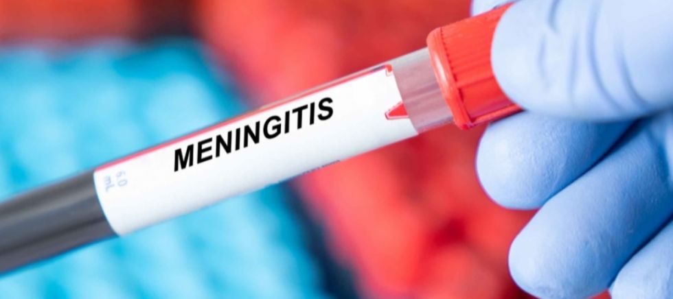 Paciente con meningitis permanece en estado grave