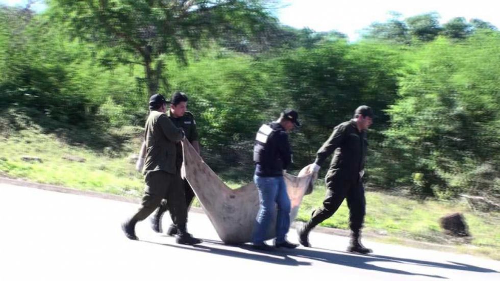 Bermejo: Encuentran un cadáver sobre la carretera