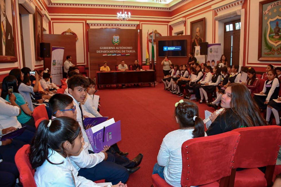 La Gobernación y Alalay buscan fomentar el liderazgo infantil 
