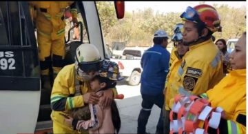 Emotivo recibimiento a un grupo de bomberos que ayudó a sofocar incendios en Santa Cruz 