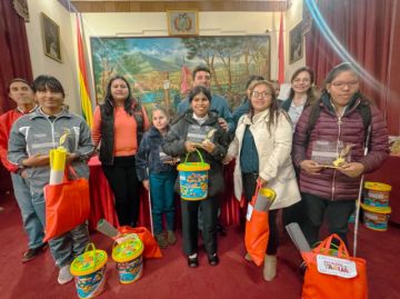 La Alcaldía premia a los ganadores de las Olimpiadas de Lectura 