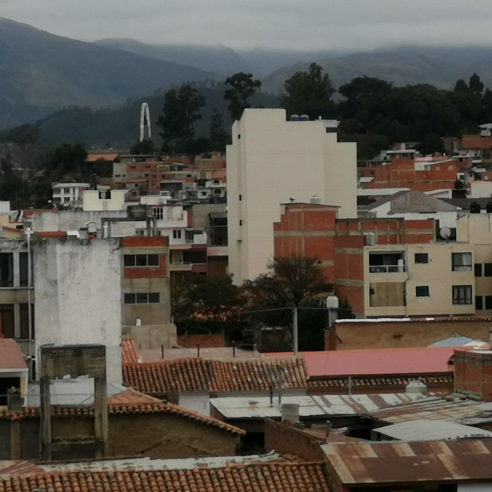 Las serranías, La Loma, y los techos de Tarija 