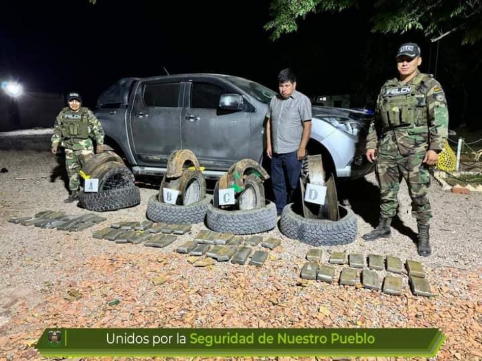 Secuestran 50 kilos de cocaína camuflada en las llantas de un vehículo en la ruta Yacuiba-Villa Montes