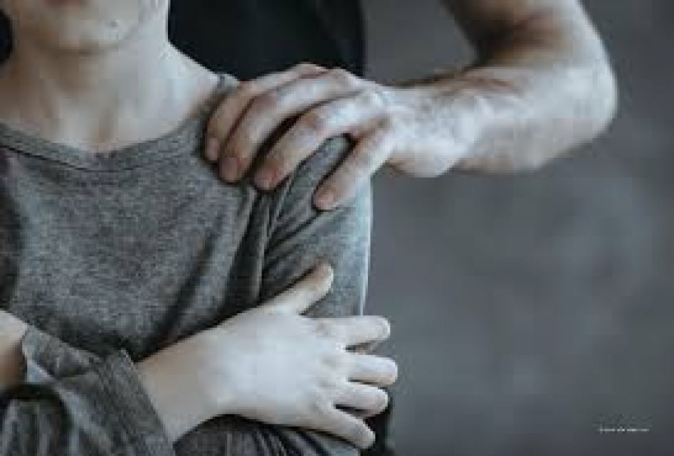 Anciano abusó de un menor, la madre sabía