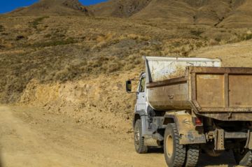 Alcaldía concluye el camino comunal en Papachacra