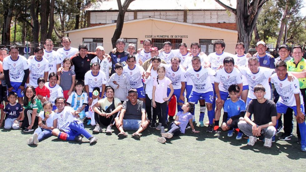 Piter Tapia campeón del primer torneo en la Mutual de Ex Futbolistas de Tarija