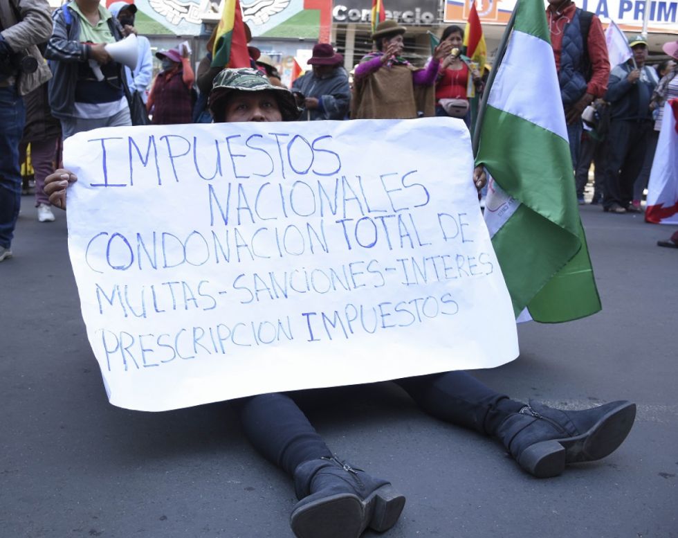 El Gobierno deja a los bancos el refinanciamiento de las deudas e intereses 