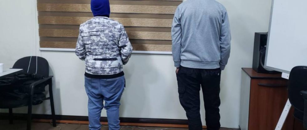 Aprehenden a dos personas que vendían con sobreprecio las entradas para el partido Bolivia - Colombia