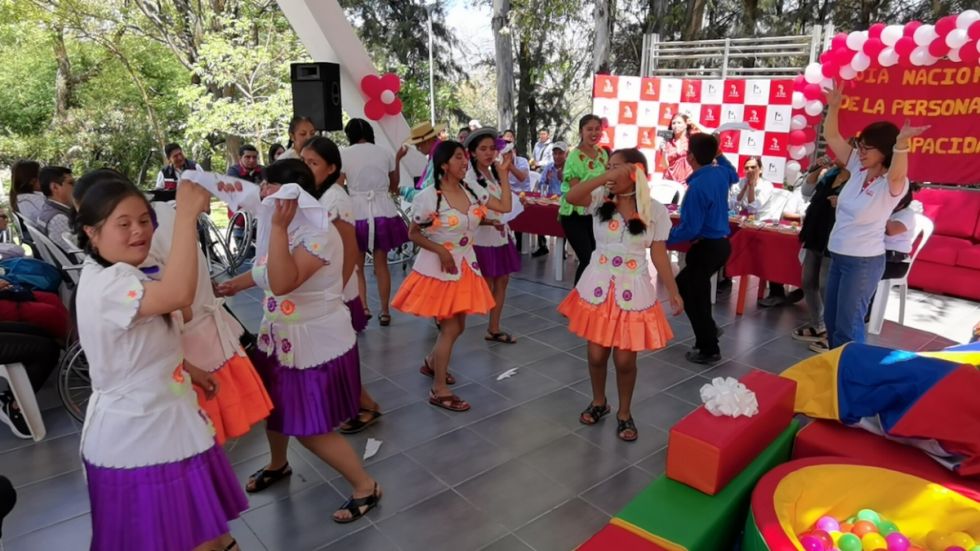 Cuecas, aros y canciones en el Día nacional de las personas con discapacidad