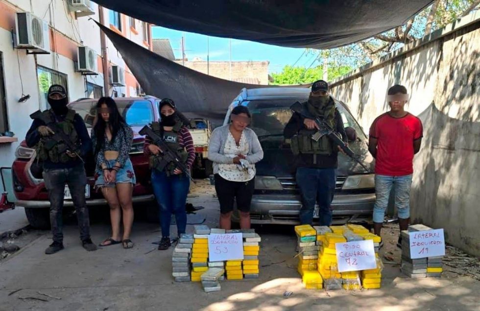 Umopar detiene a tres personas con 144 kilos de cocaína en la ruta Bermejo - Yacuiba