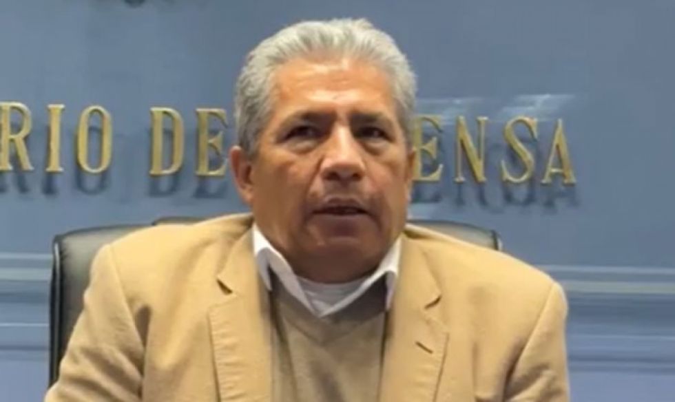 Novillo desliga a las Fuerzas Armadas del operativo denunciado por Evo y explica que ayuda a policías fue humanitaria