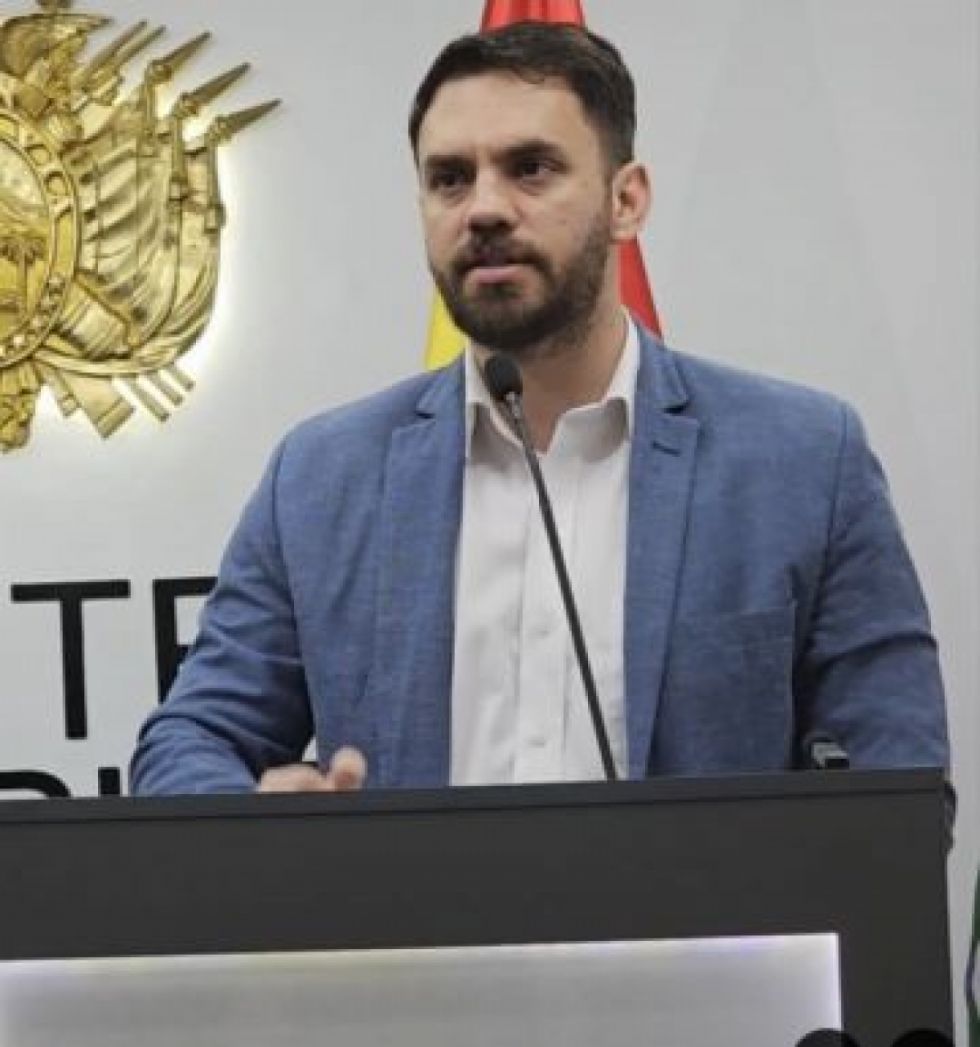 Del Castillo: Evo disparó primero contra la Policía