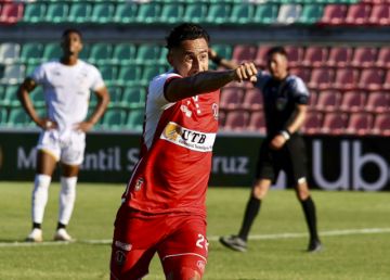 Real Santa Cruz se hunde con un empate