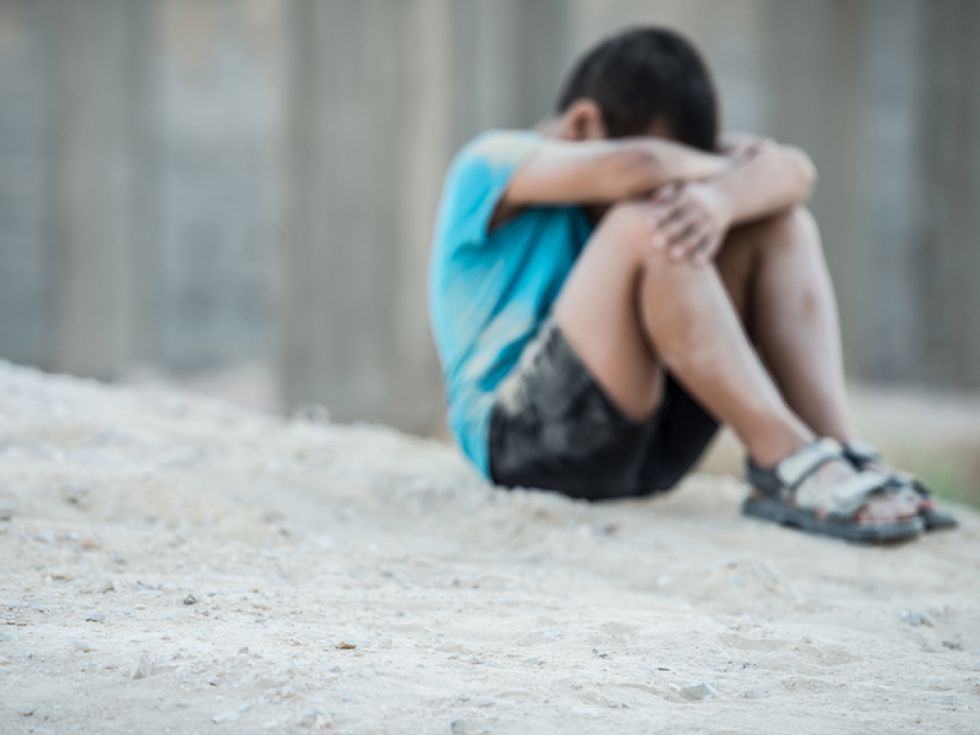 Niño huye de su casa por violencia y es atacado por un perro en Tarija