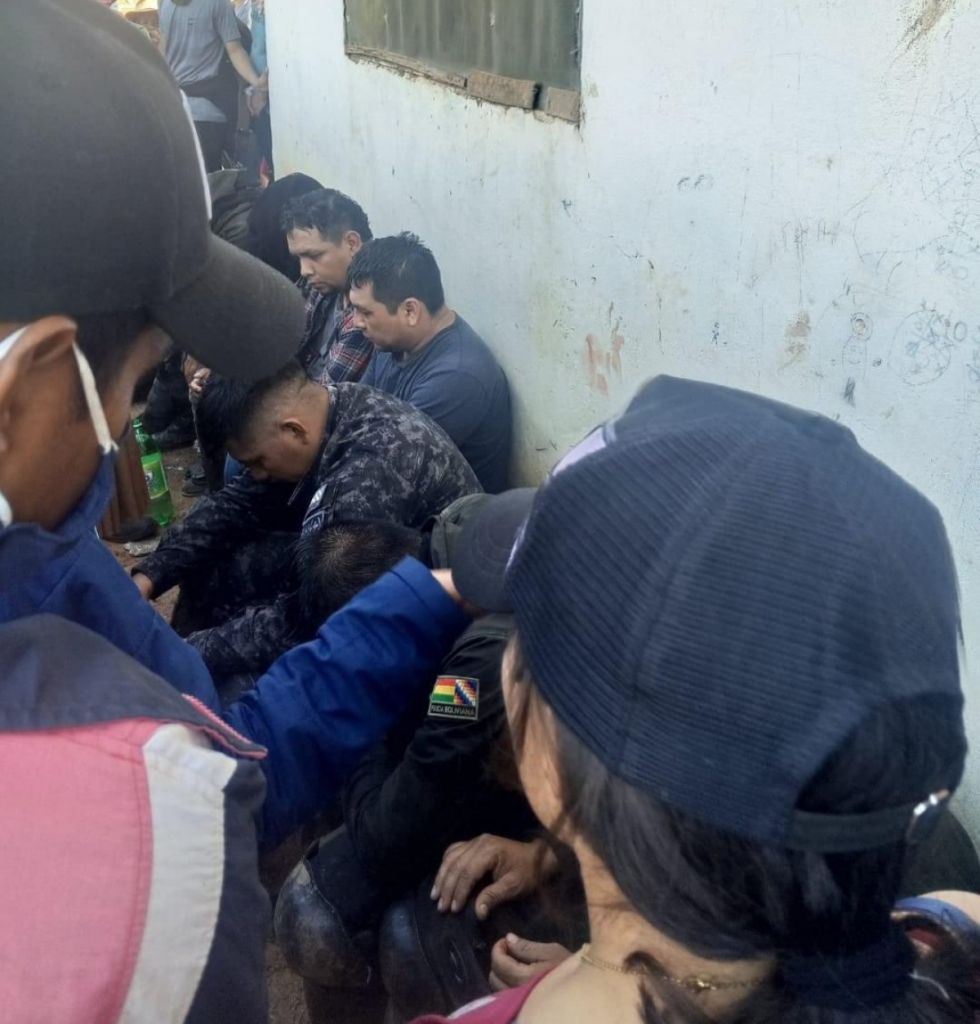 Repudian agresiones contra periodistas en Mairana y otros puntos de bloqueo