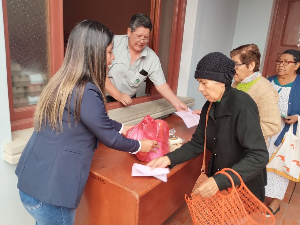Iniciaron entrega de la tercera canasta alimentaria para los adultos mayores