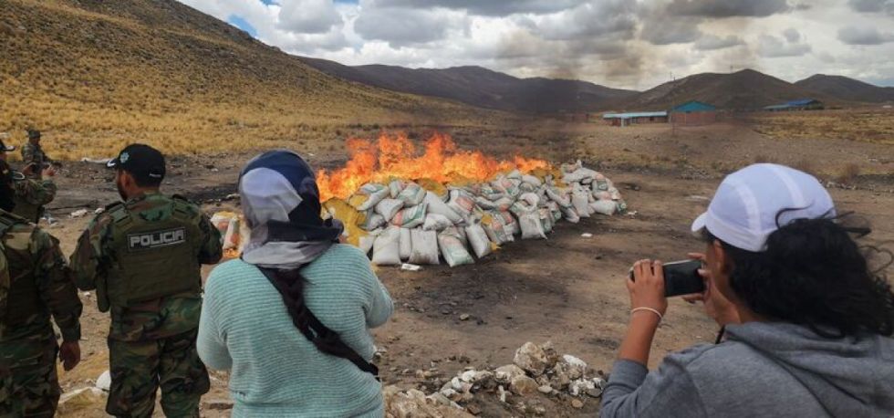Incineran 21,6 toneladas de cocaína