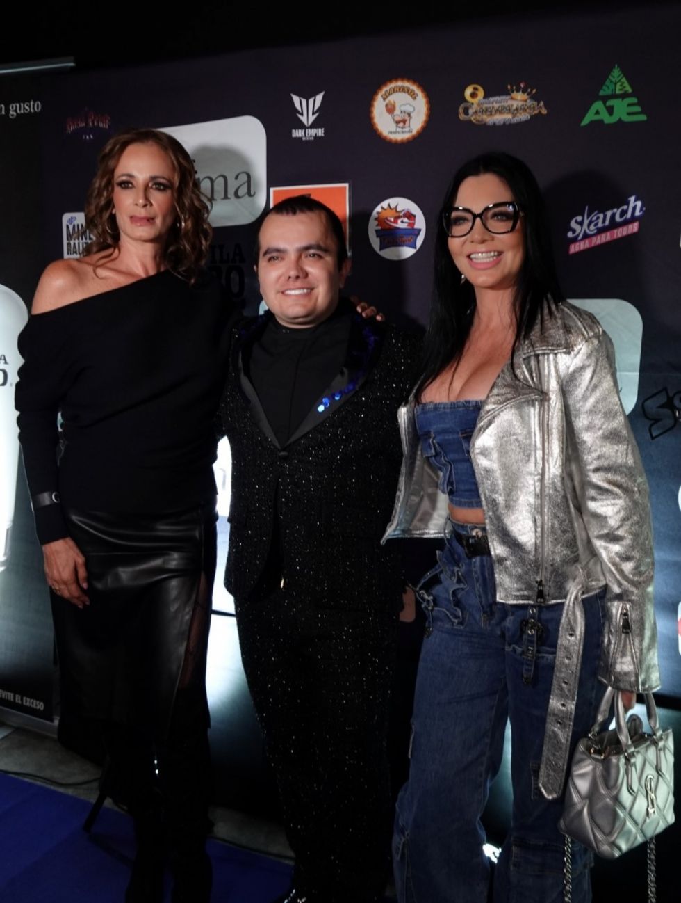 Gamaliel Román festeja los ocho años de éxito de Tanning Spa junto a grandes celebridades