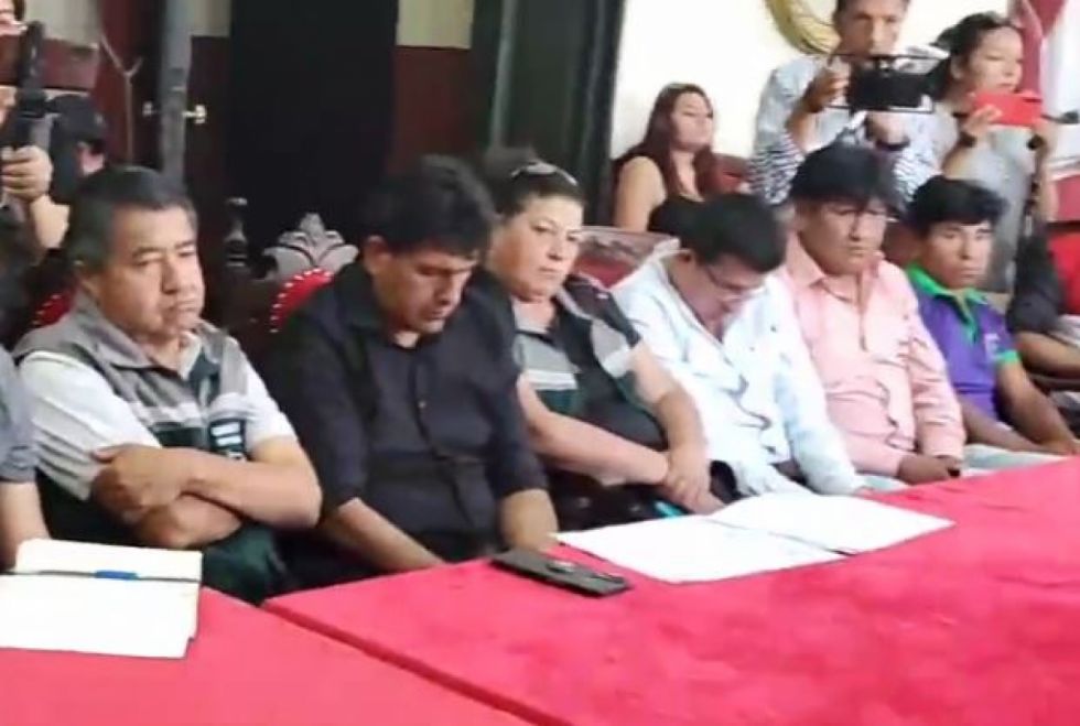 Transportistas y Alcaldía se reúnen para resolver el conflicto por alza de pasajes en Tarija