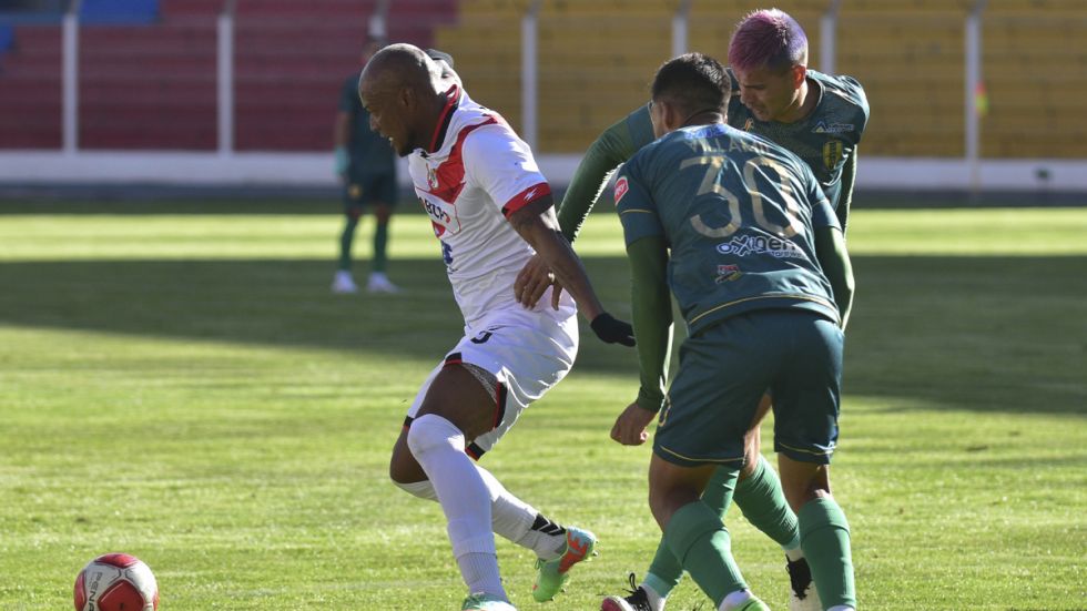 Así están quedaron las tablas del fútbol boliviano previo a iniciar al receso